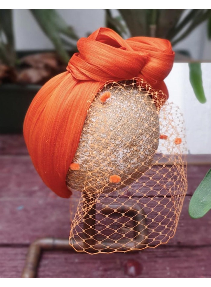 Diadema arrugada con sinamay de seda