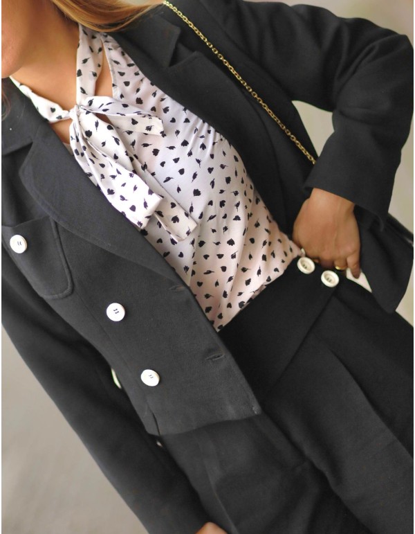 Blusa de fiesta estampada con lazada