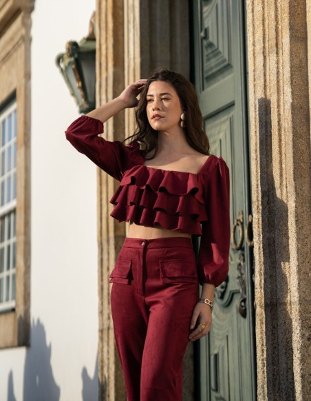 Conjunto de pantalón largo con top de volantes granate