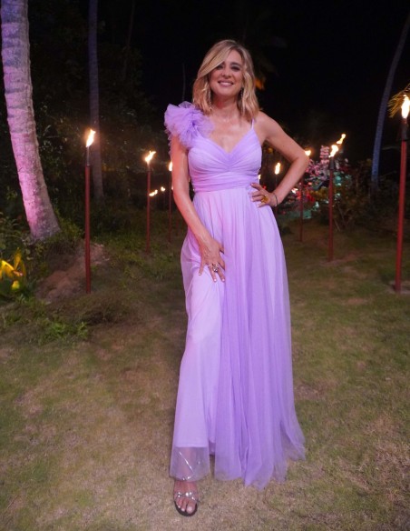 Long tulle dress with decorated shoulder for guest - Sandra Barneda