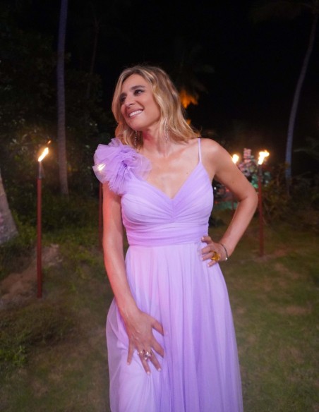 Long tulle dress with decorated shoulder for guest - Sandra Barneda