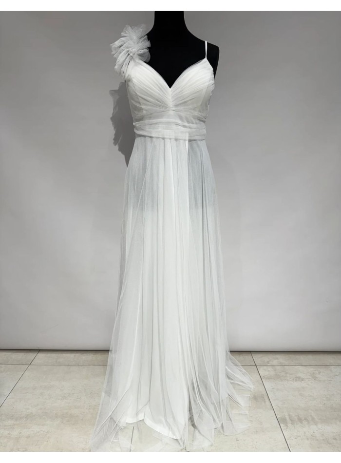 Vestido largo de tul con hombro decorado para invitada blanco