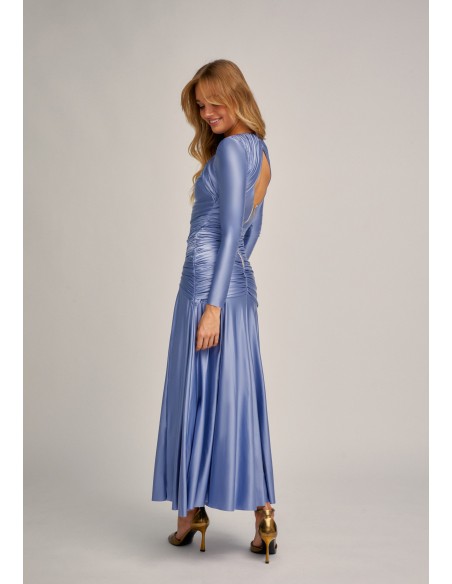 Vestido midi azul metálico con drapeado y falda de capa para eventos