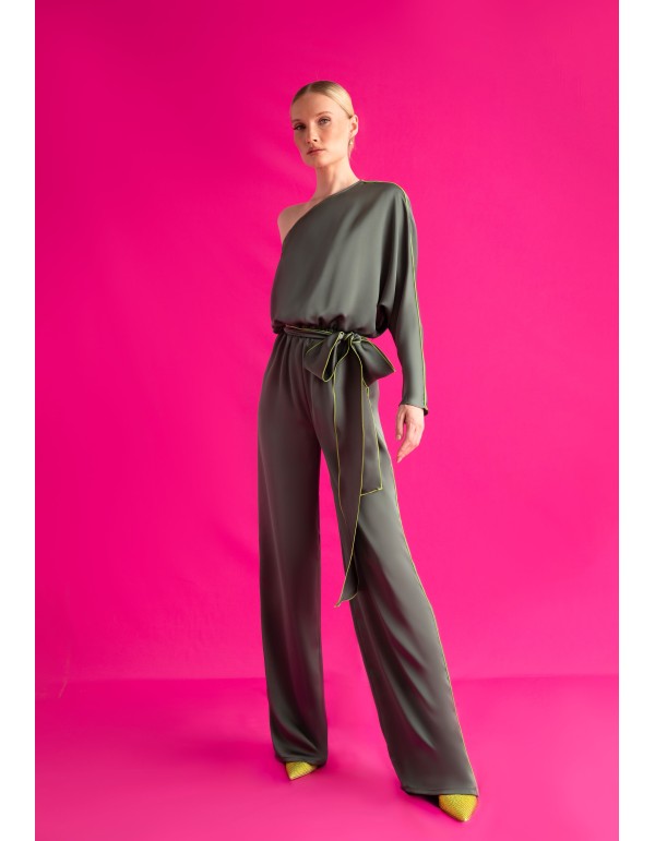 Asymmetrical satin green jumpsuit with bat sleeves and belt 2