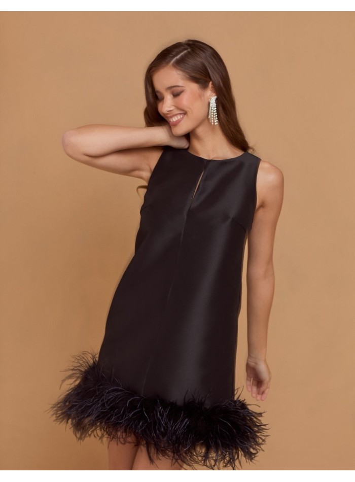 Robe de soirée noire courte avec plumes