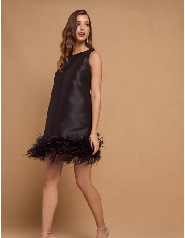 Short black party dress with feathers 2
