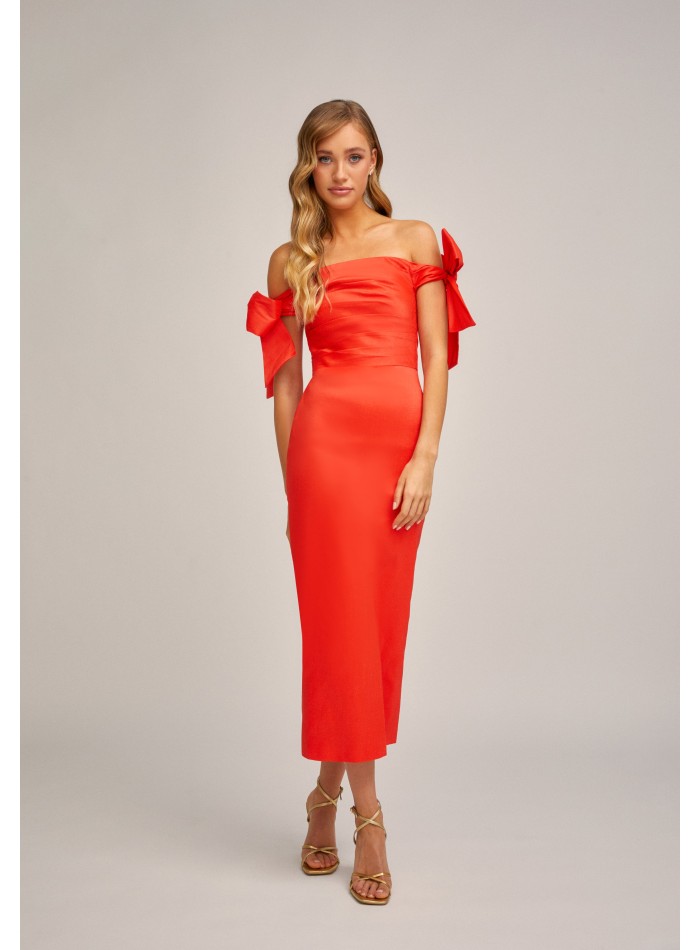 Vestido midi rojo elástico con cuerpo drapeado