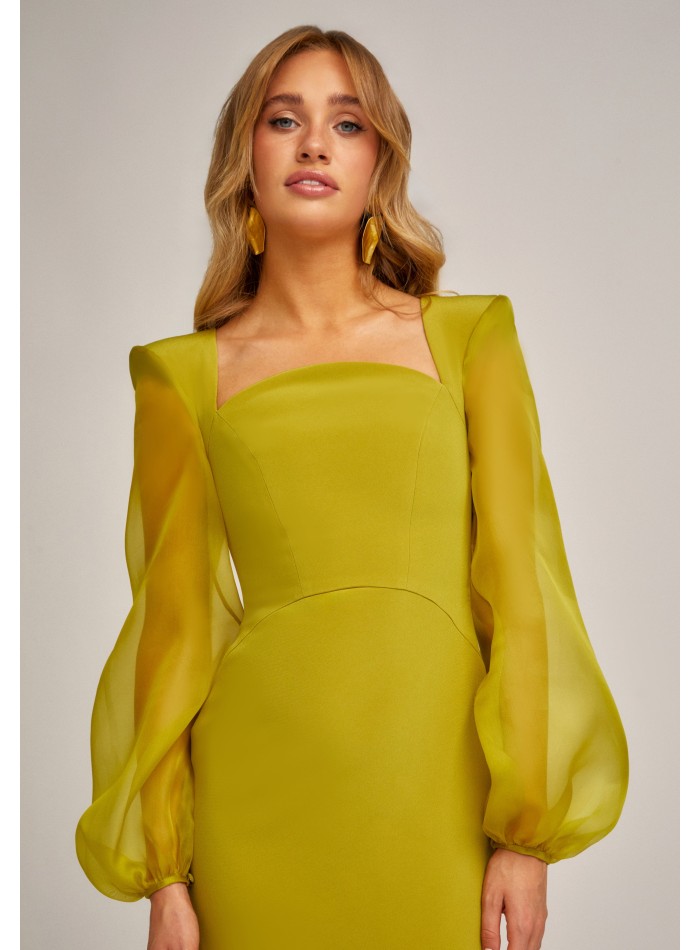 Vestido largo pistacho con escote curvo y mangas abullonadas para eventos