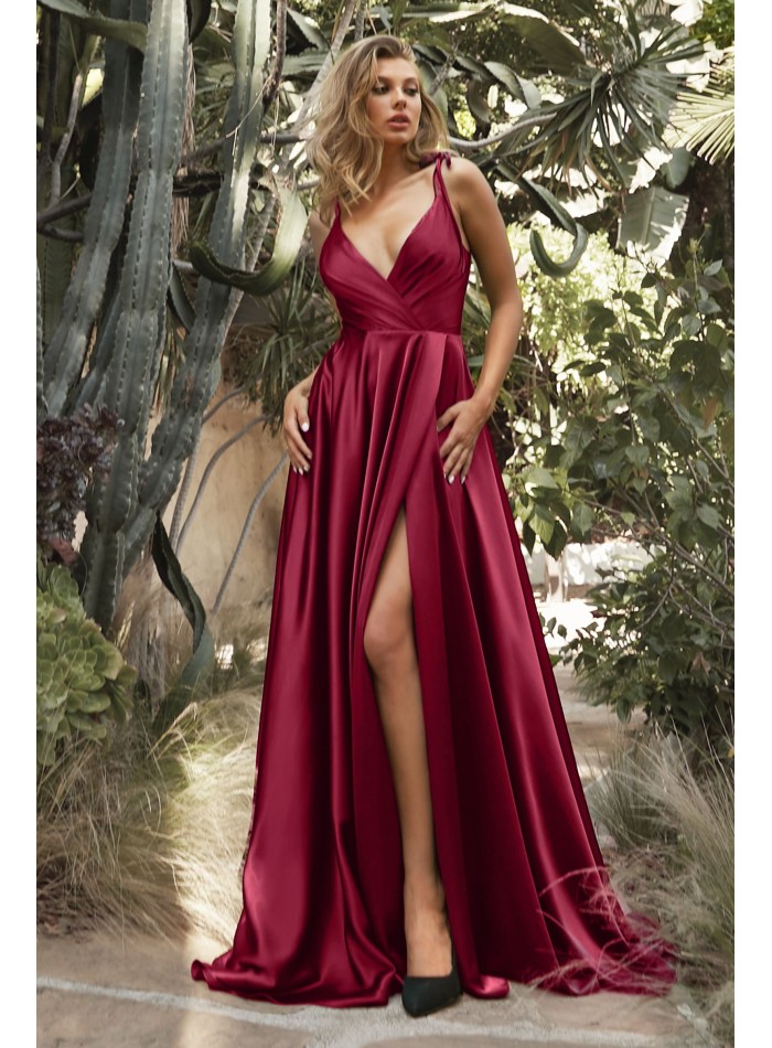 Evening dress in satin with crossed neckline...