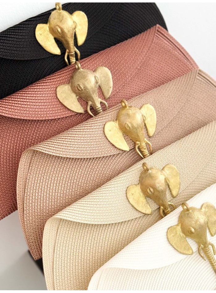 Bolso de rafia con cierre de elefante en bronce