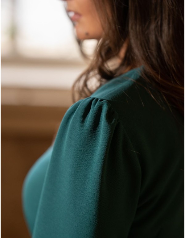 Gathered green midi dress for guests 2