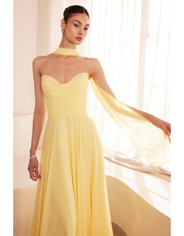 Vestido de invitada largo palabra de honor con chal a conjunto en amarillo 2