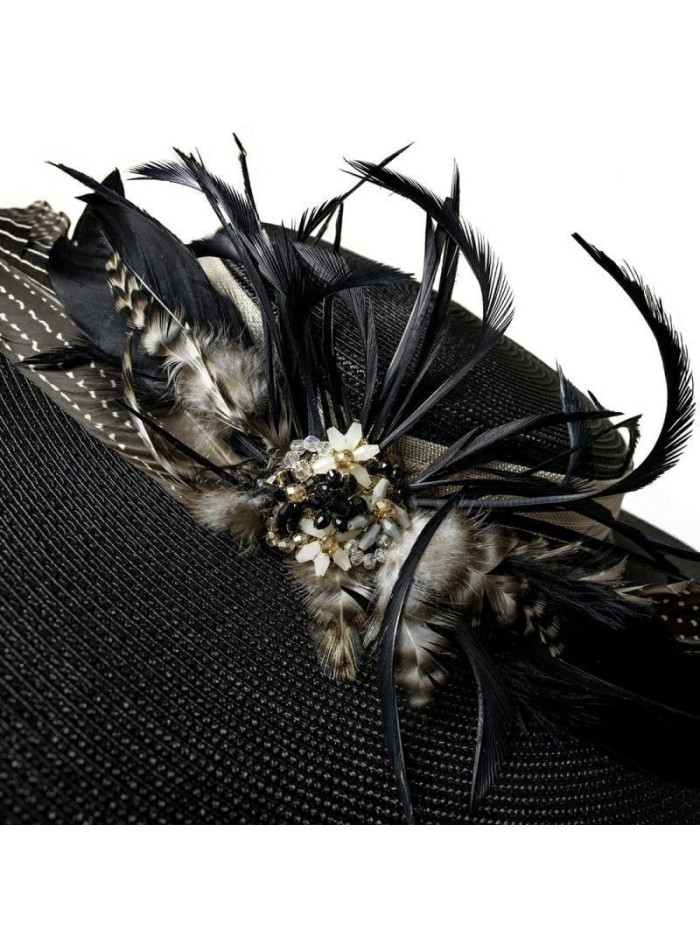 Pamela de invitada negra con plumas y lazada para bodas de dia