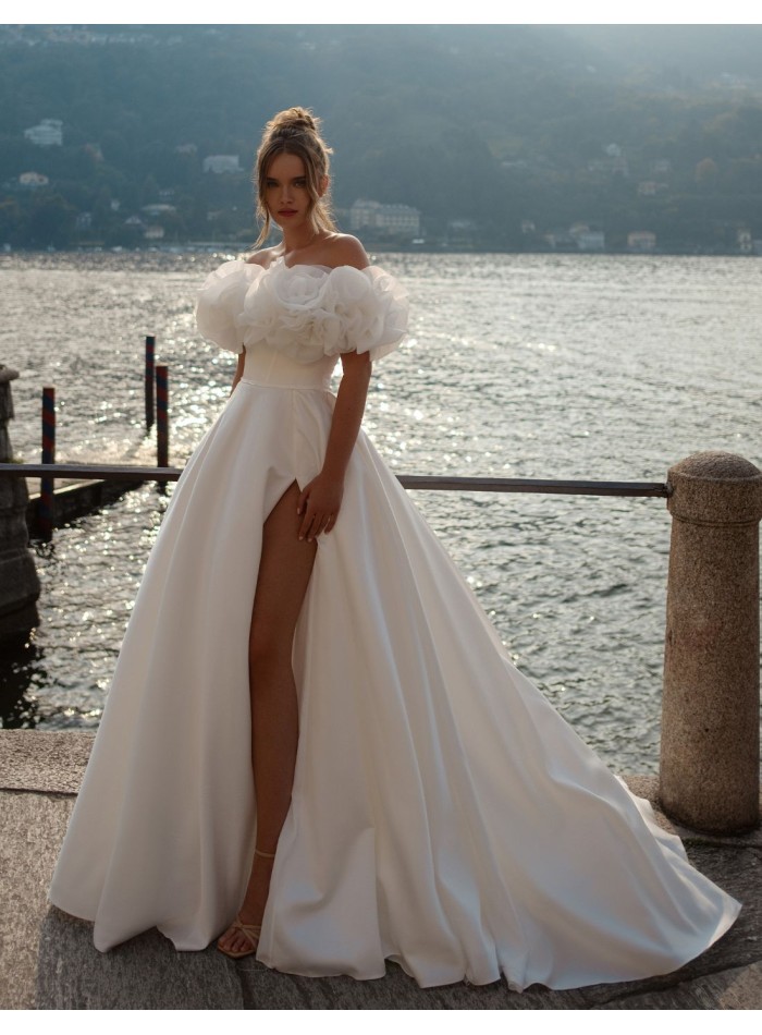 Long wedding dress with slit and detachable...