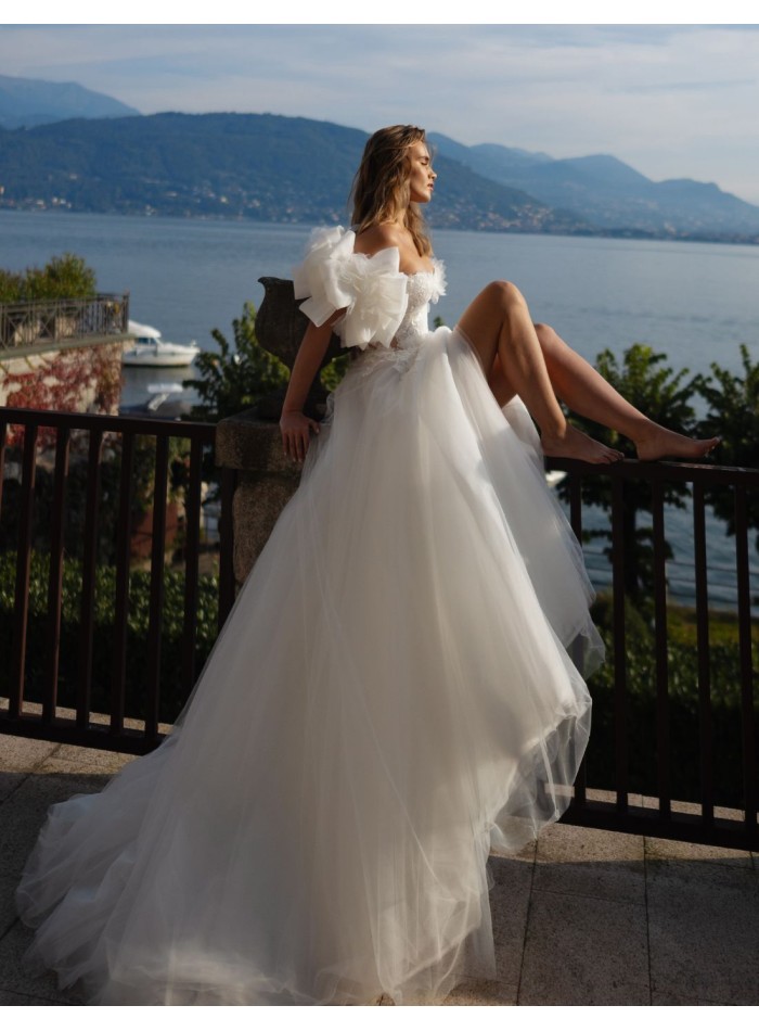 Robe de mariée longue en tulle avec manches...