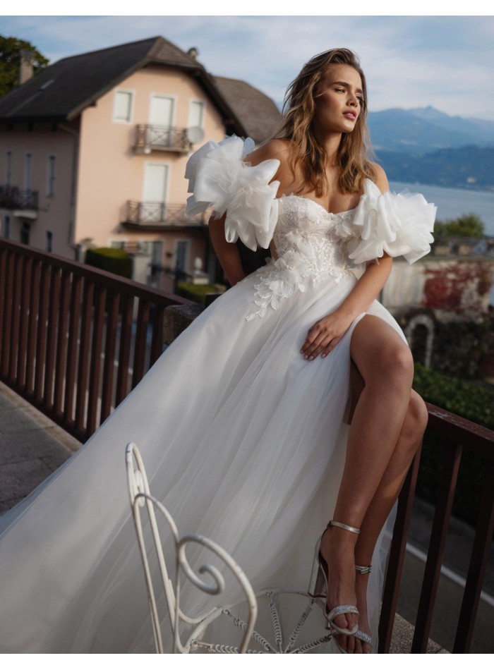 Robe de mariée longue en tulle avec manches...