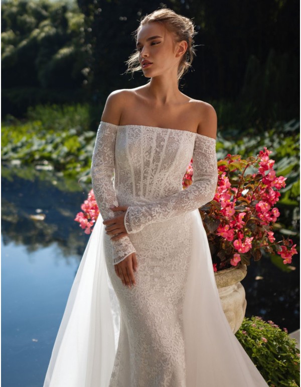 Robe de mariée en dentelle avec encolure bandeau et...