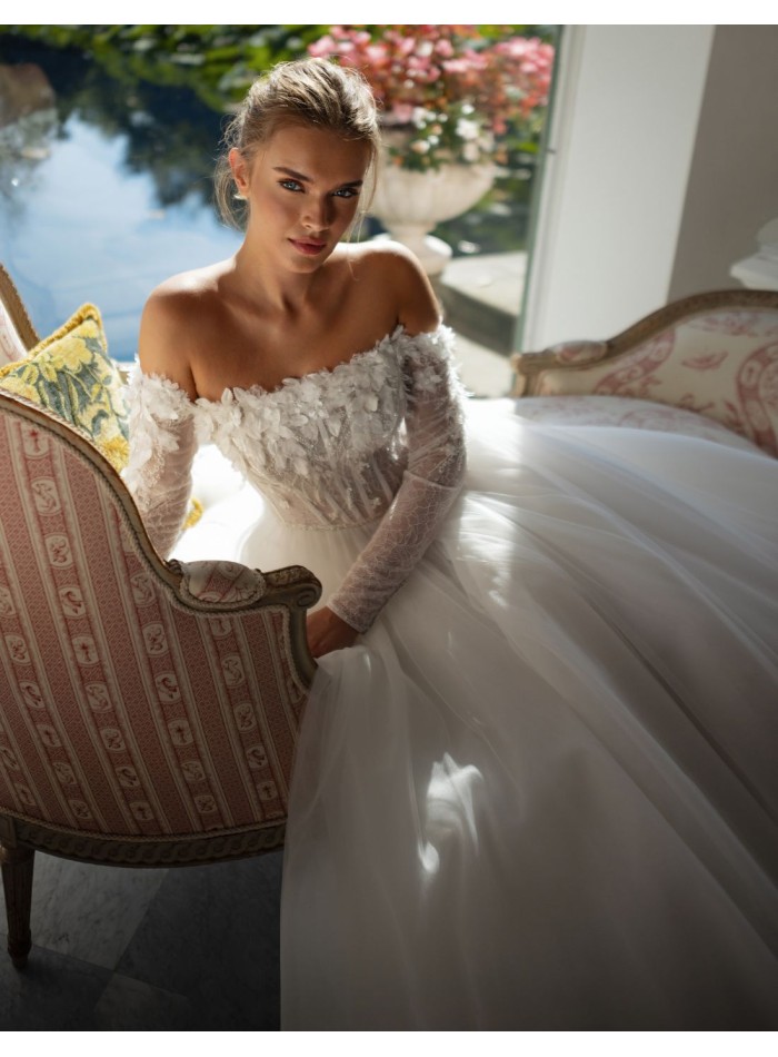 Vestido de novia largo con manga larga y escote bandeau