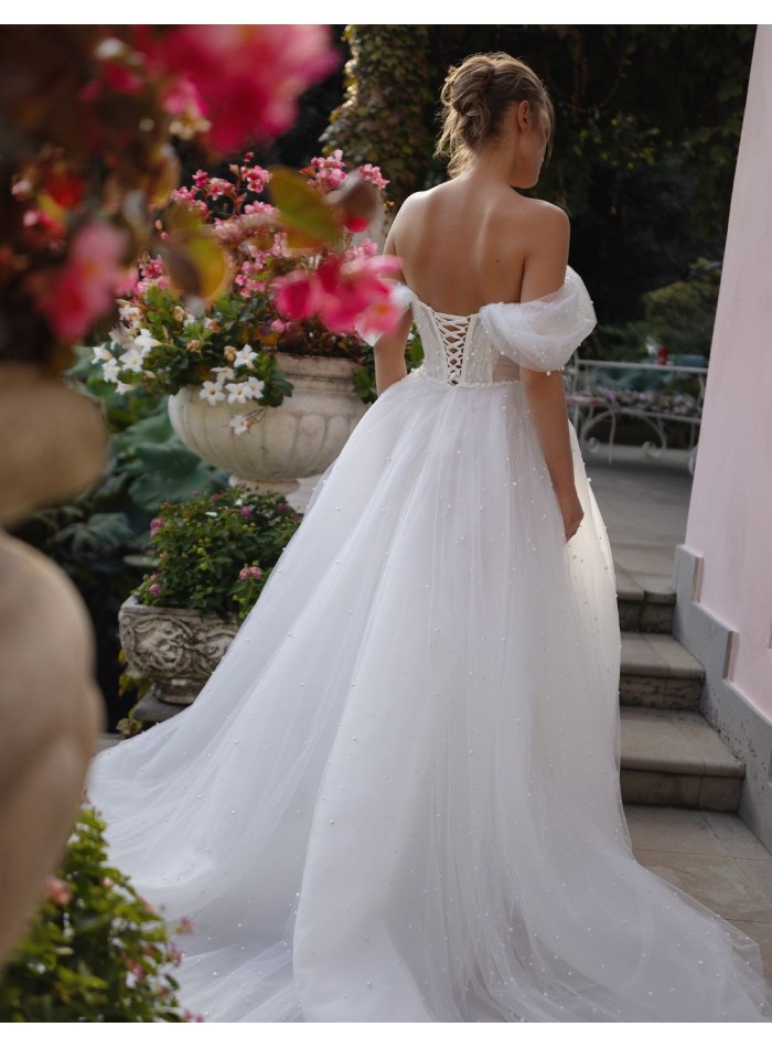 Vestido de novia marfil con escote corazón