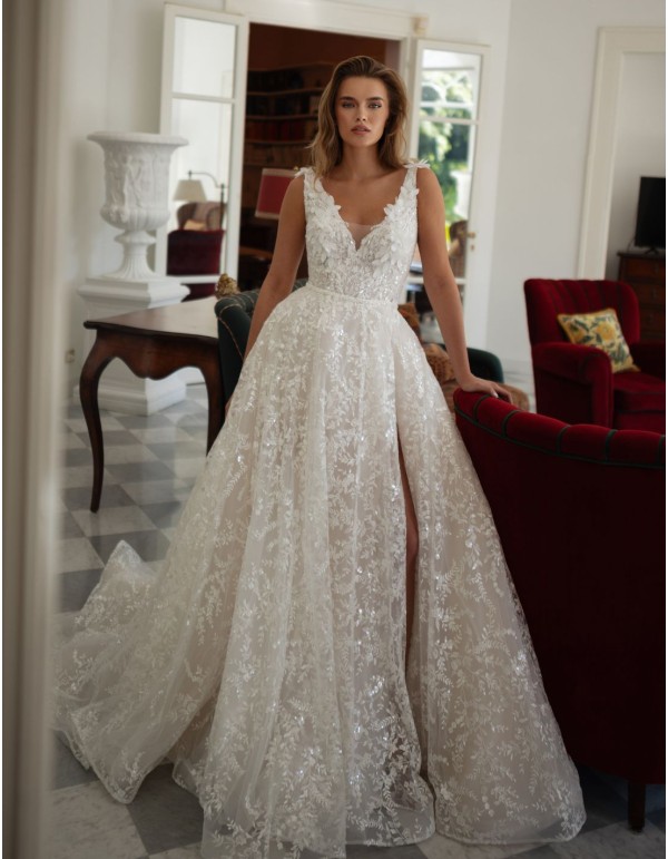 Vestido de novia con escote en V 2