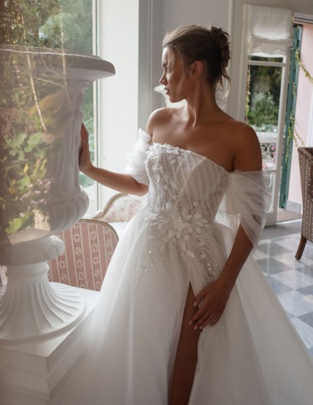 Vestido de novia marfil en tul con escote