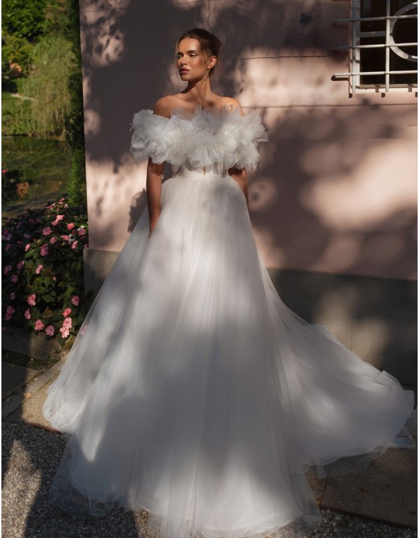 Vestido de novia marfil en tul con escote corazón 2
