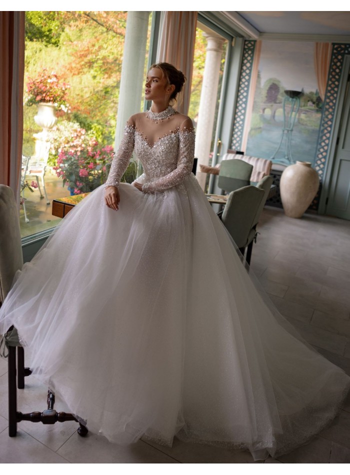 Robe de mariée ivoire avec encolure illusion et...