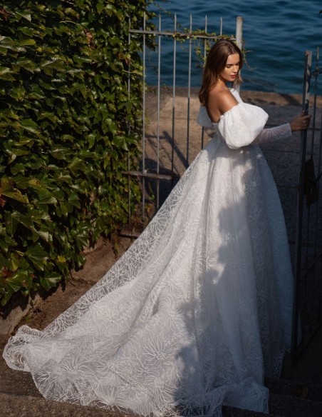 Robe de mariée ivoire avec dentelle, dos ouvert et manches amovibles