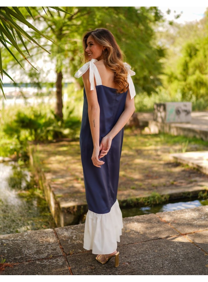 Vestido midi azul marino para graduaciones
