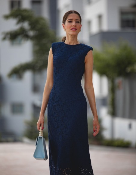 Vestido midi azul marino con hombreras para mama comunion