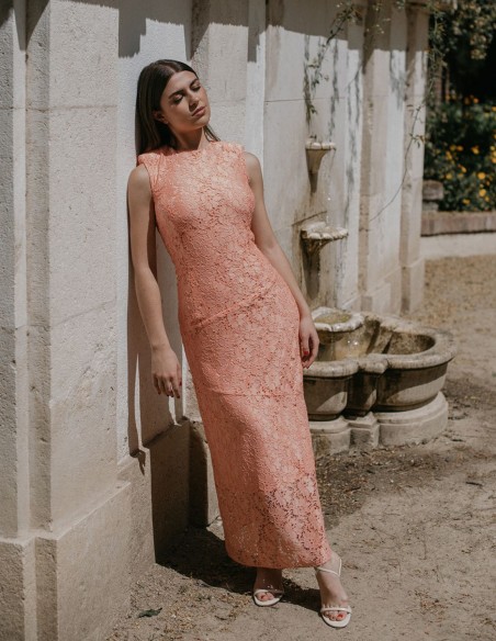 Robe midi corail avec épaulettes et tissu découpé