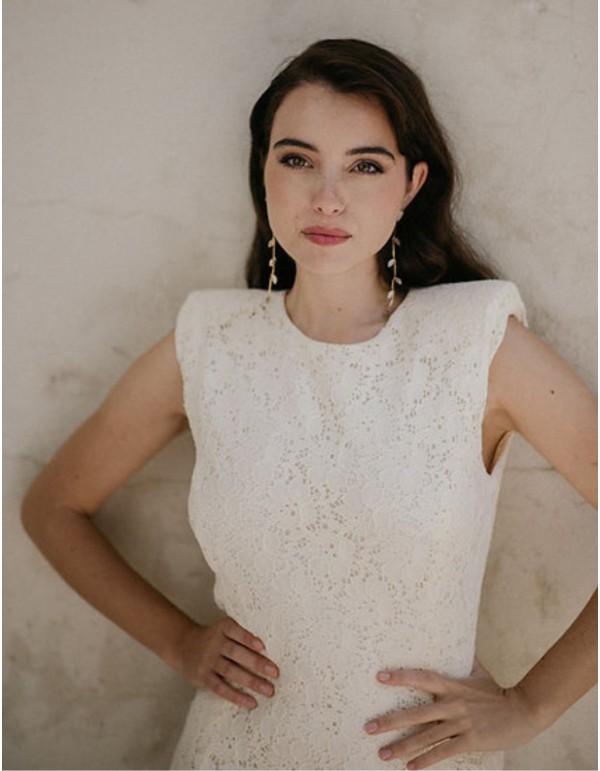 Vestido midi blanco roto con hombreras