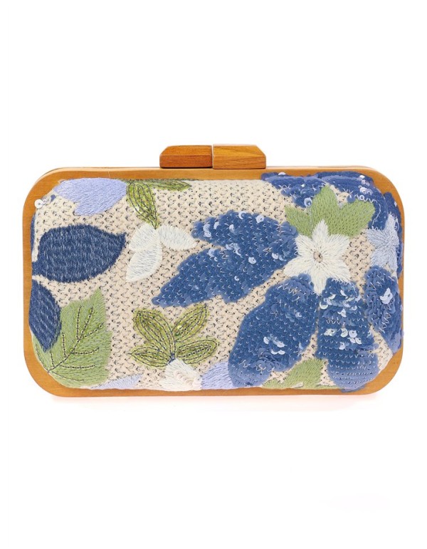 Bolso de mano con pedrería floral cosida a mano 2