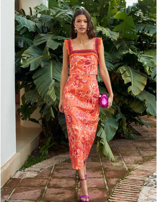 Top estampado naranja con flecos y tirantes anchos 2