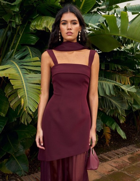 Robe de soirée longue avec bretelles épaisses et jupe asymétrique