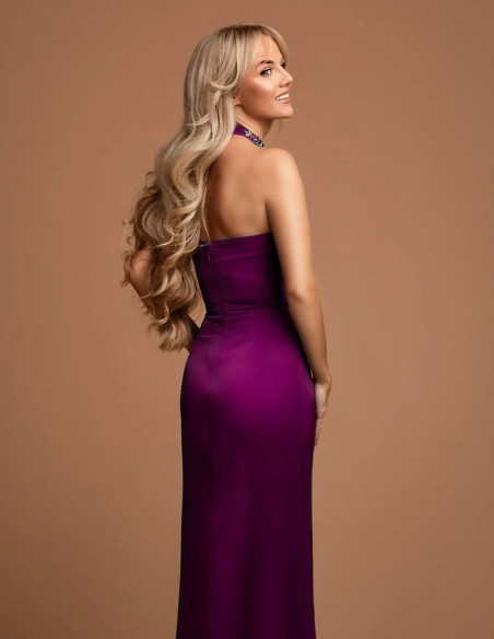 Vestido de fiesta largo con escote halter de pedrería