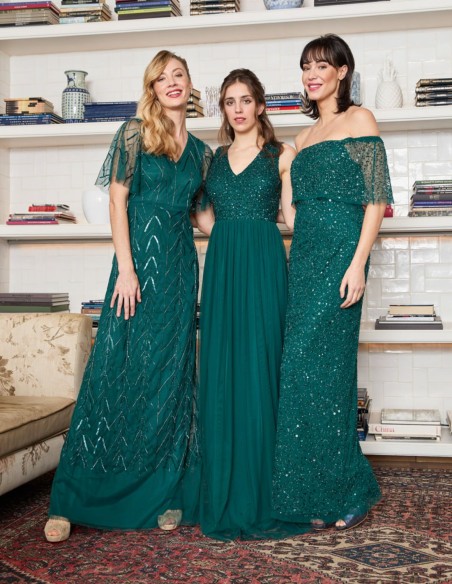 Longue robe de soirée verte avec encolure bardot et strass