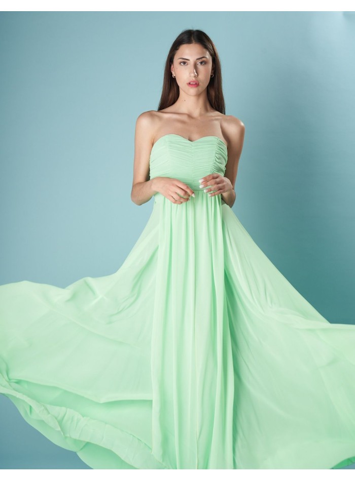 Robe de soirée longue avec encolure...