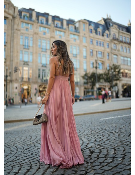 Robe longue plissée avec décolleté plongeant rose