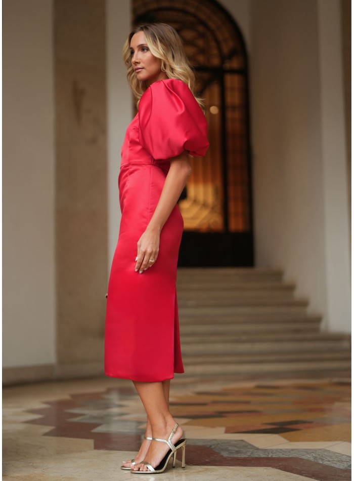 Robe midi rouge à manches bouffantes