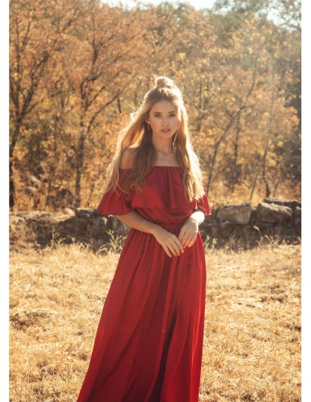 Vestido largo rojo con escote palabra de honor