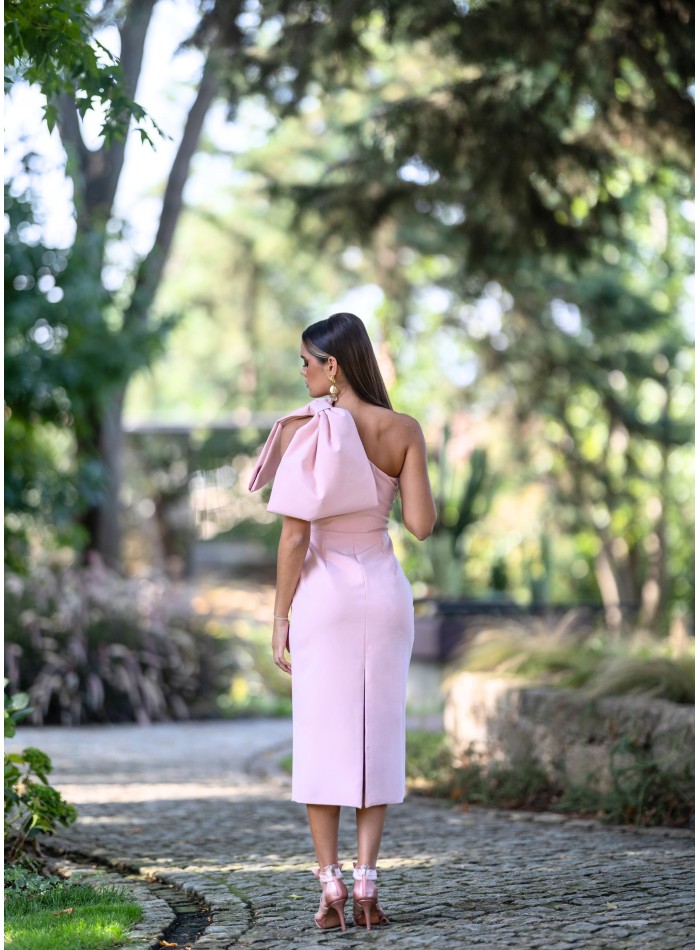 Pink midi dress with bow on the sleeve