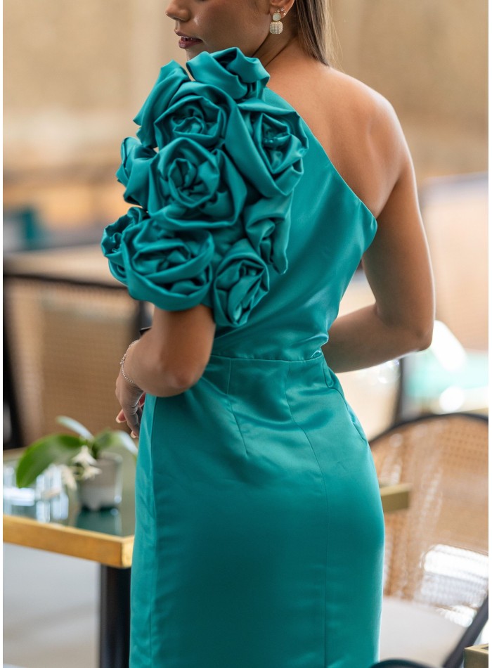 Vestido de invitada midi asimétrico con flores