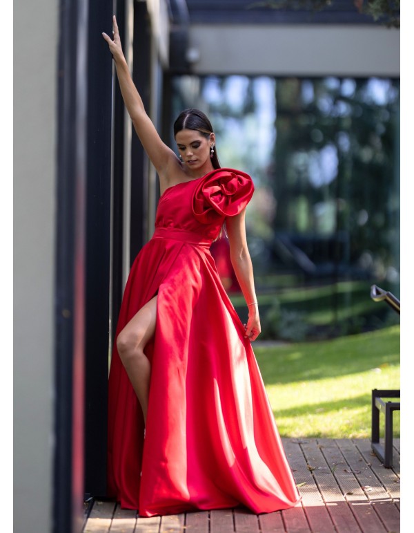 Vestido de invitada estructurado princesa rojo 2