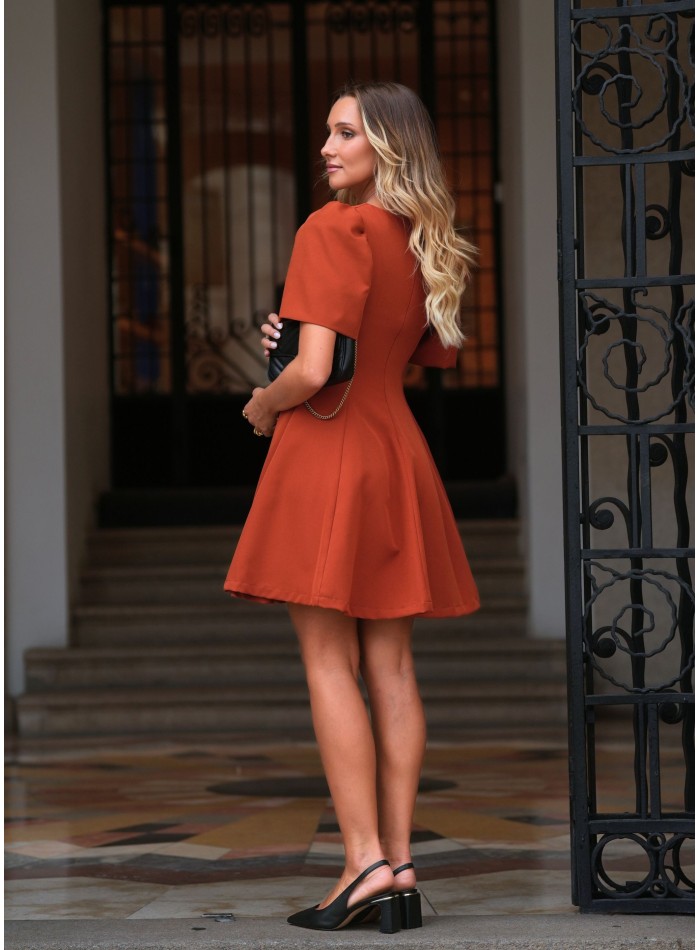 Vestido corto terracota fruncido