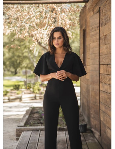 Combinaison longue noire avec encolure croisée et dos ouvert