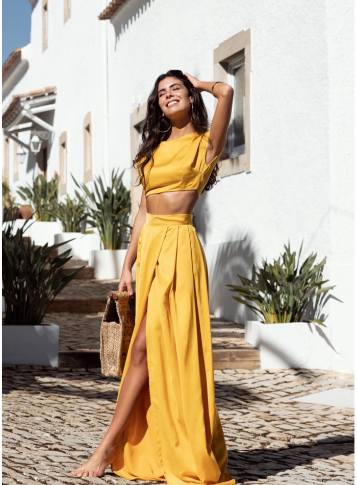 Yellow long skirt with invisible zipper and...