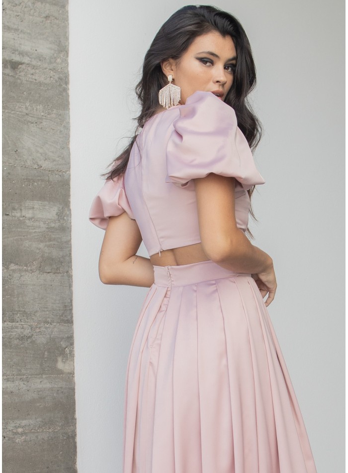 Crop top with round neckline and invisible closure