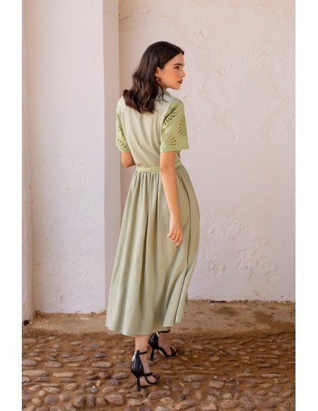 vestido midi de invitada verde