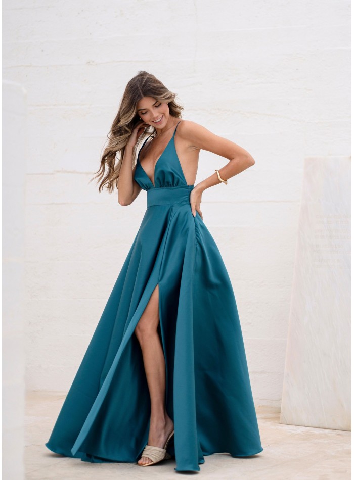 Vestido de corte princesa turquesa con escote pronunciado para eventos